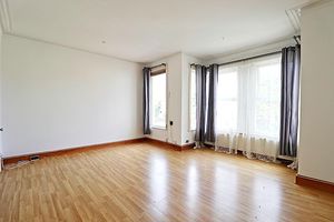 Living Room- click for photo gallery